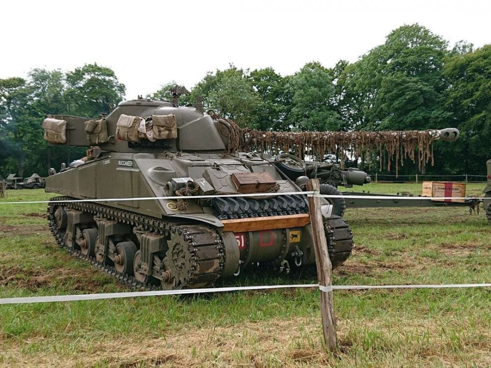 j7fs60zlad191.jpg
